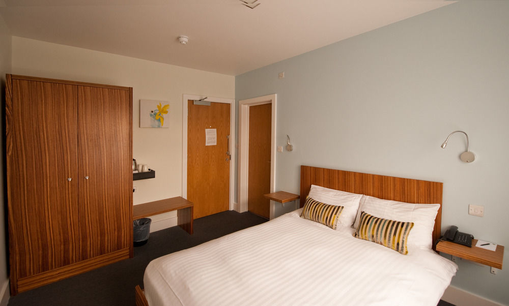 By Mercure