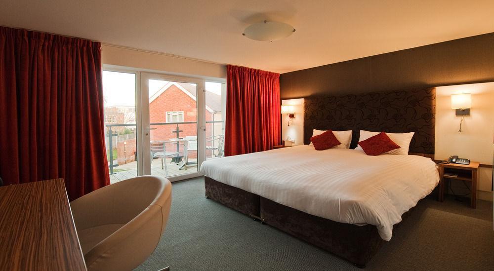 By Mercure Hotel Stanwell