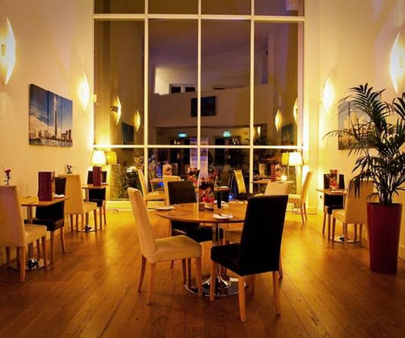 By Mercure 4*